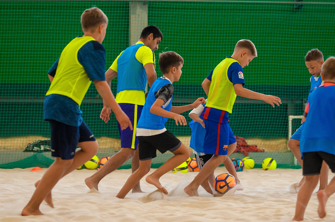 уроки пляжного футбола для детей в Москве